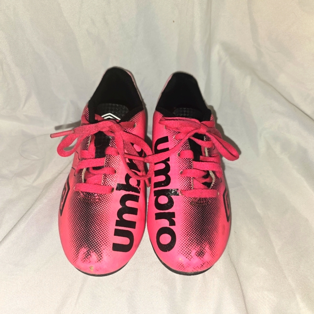 Size 11 Girl's Umbro Soccer T-Ball Cleats